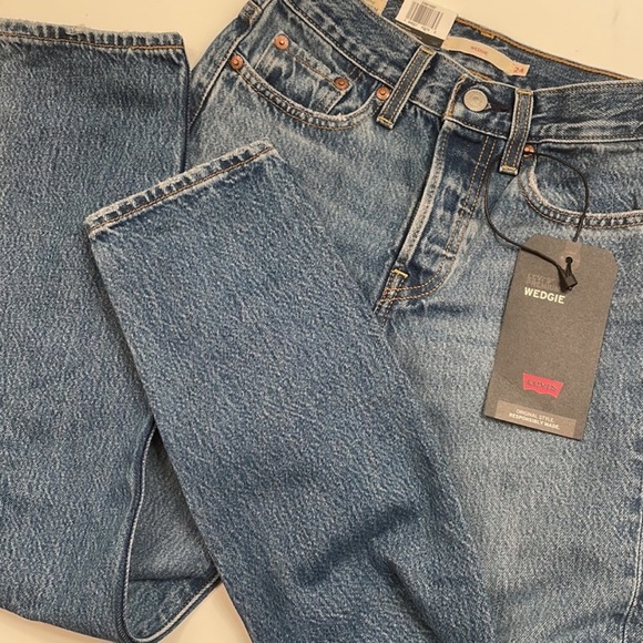 NWT Levi’s Wedgie Jeans - Picture 2 of 11